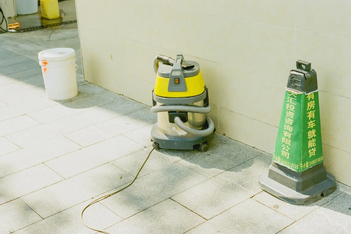 ロボット掃除機のメンテナンス完全ガイド｜ペットの毛詰まりを防ぐお手入れ方法